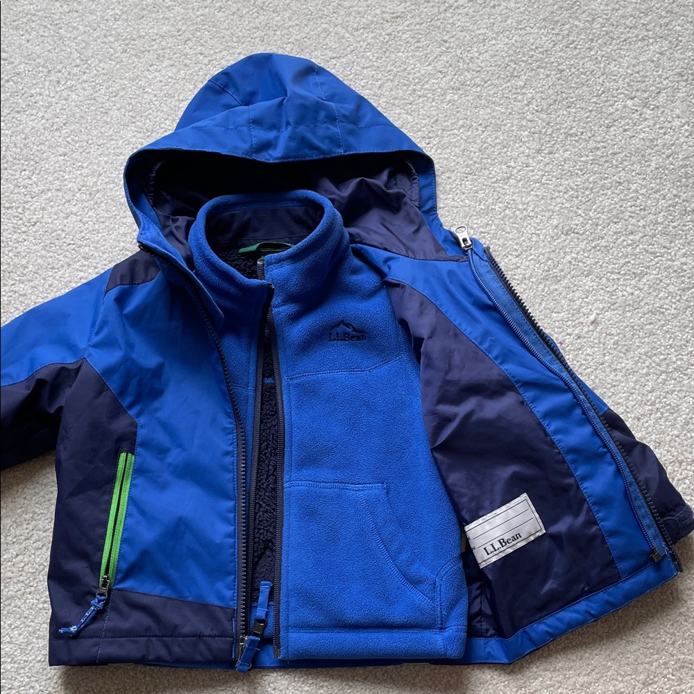LL Bean. 2T. Weather resistant shell and fleece liner. Blue. - Picture 3 of 7